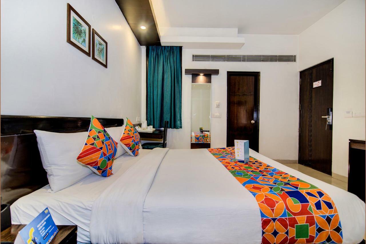 Fabhotel Rockland New Delhi Exterior photo